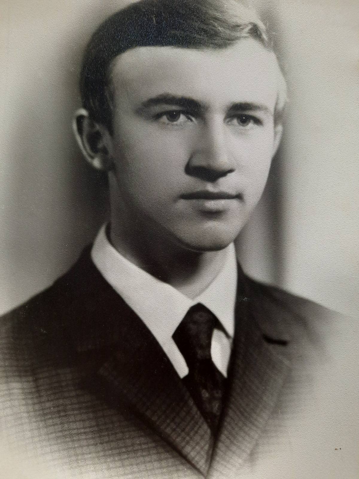 Розповідь №49 із проєкту «85 розповідей випускників коледжу»