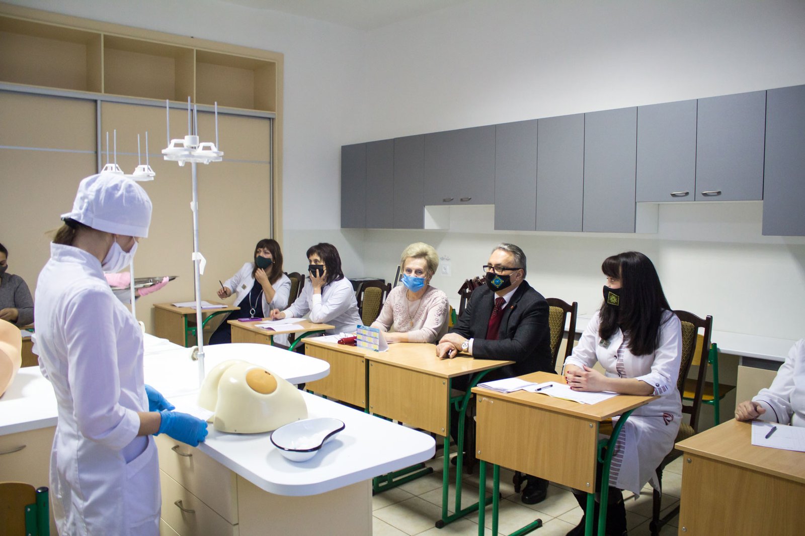 Розпочалися державні екзамени у майбутніх акушерок