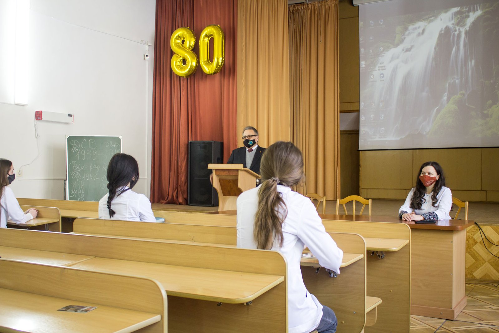 На першому курсі розпочалися «директорські години спілкування»