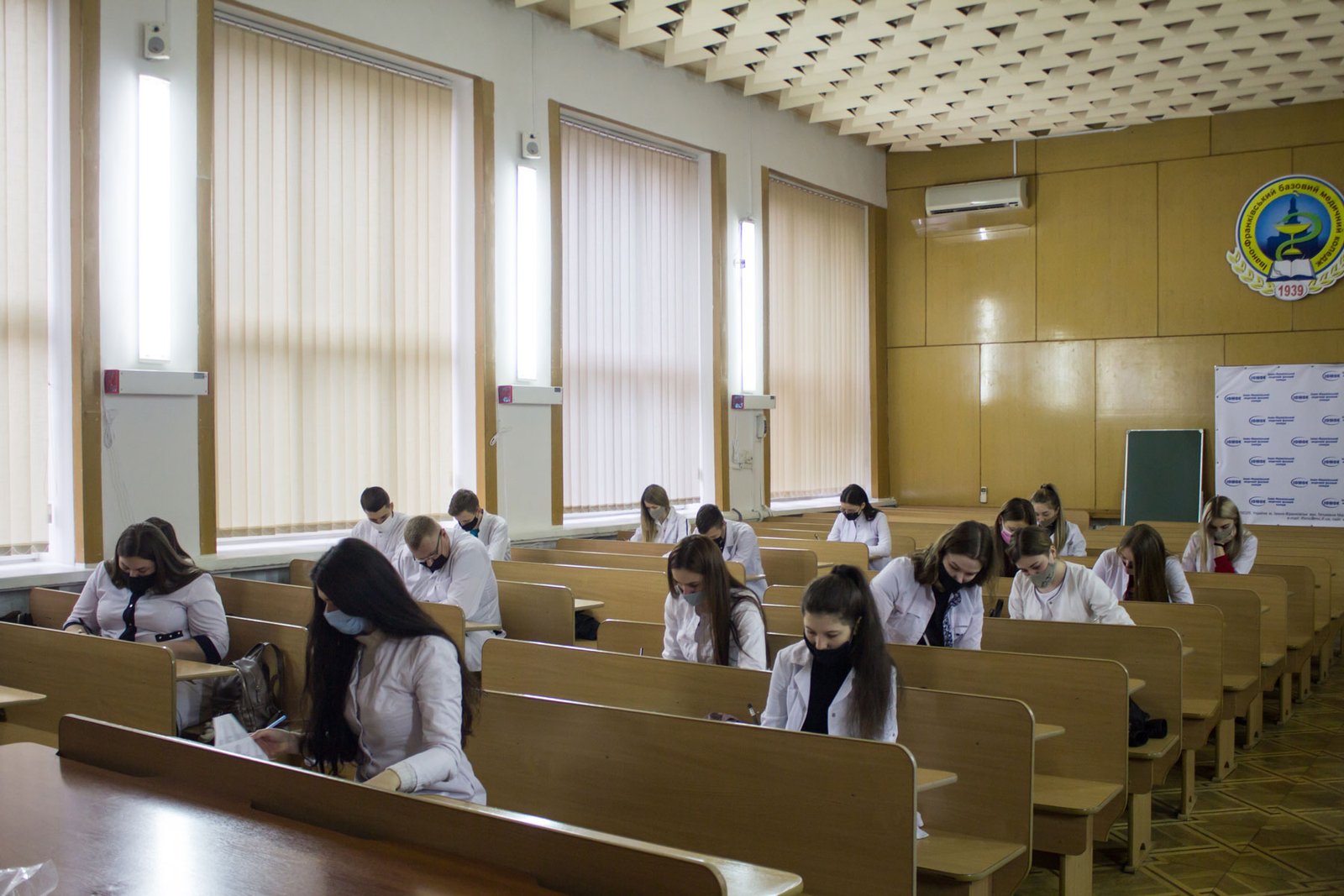 «Червона зона» зразу перейшла у «жовту» – поетапно відновлюється очне навчання