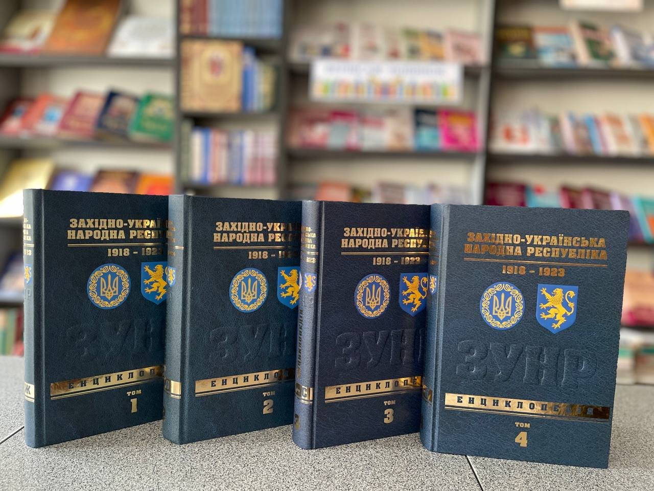 Нові видання в бібліотеці коледжу