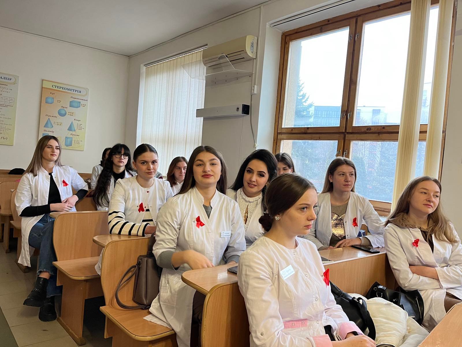 До Дня боротьби зі СНІДом: знати, щоб жити