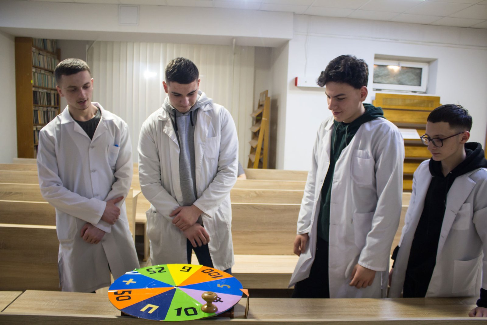 Показова виховна година