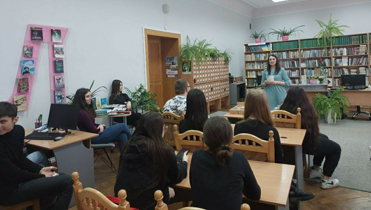 Відвідання обласної бібліотеки і знайомство з унікальною колекцією Шевченкіани