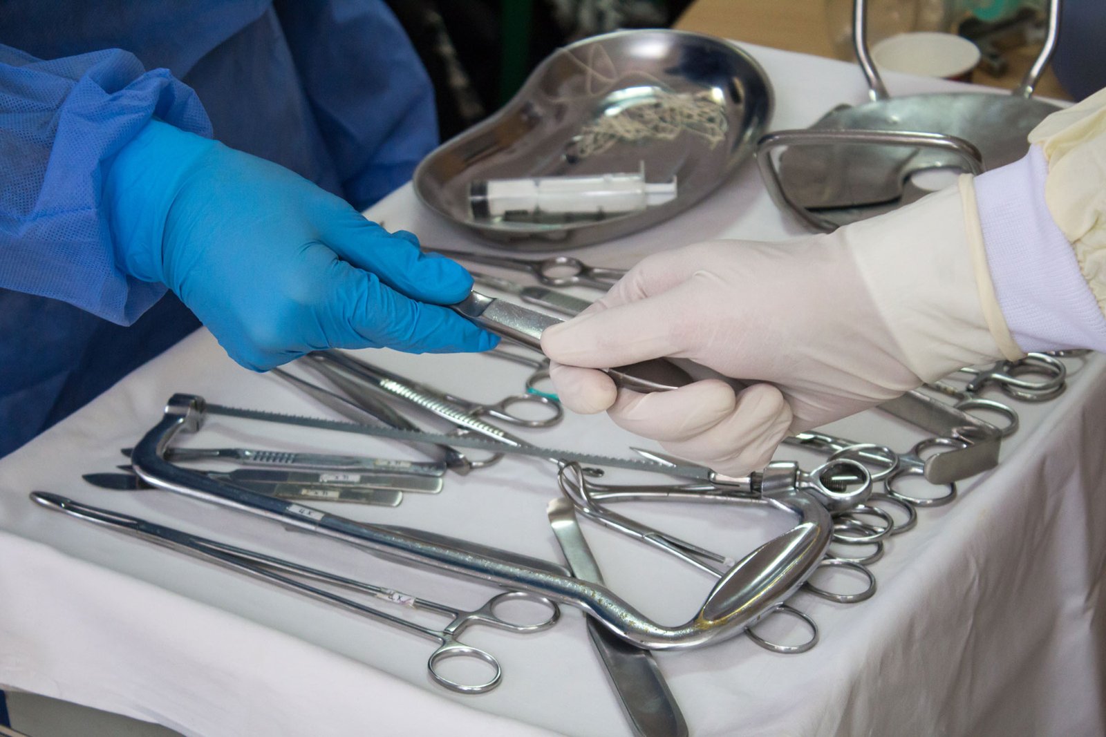 Практичні навики зі складання хірургічних інструментів