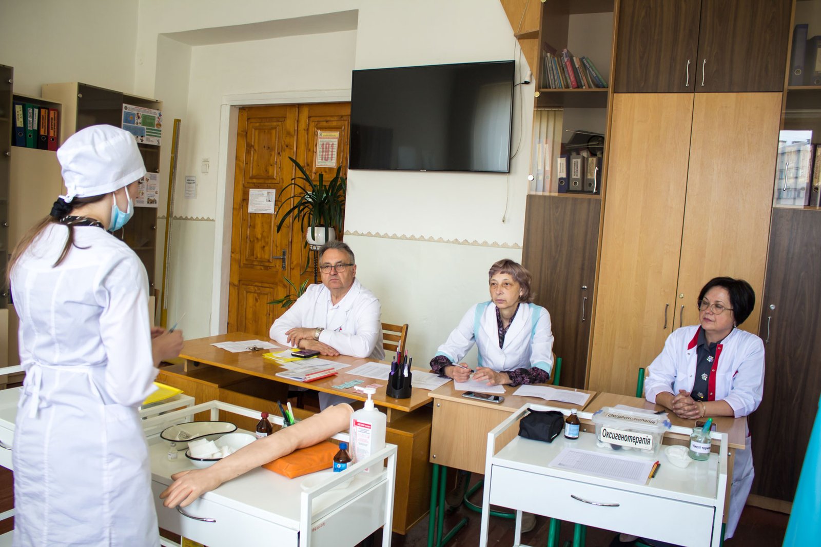 Цей важкий навчальний рік завершується