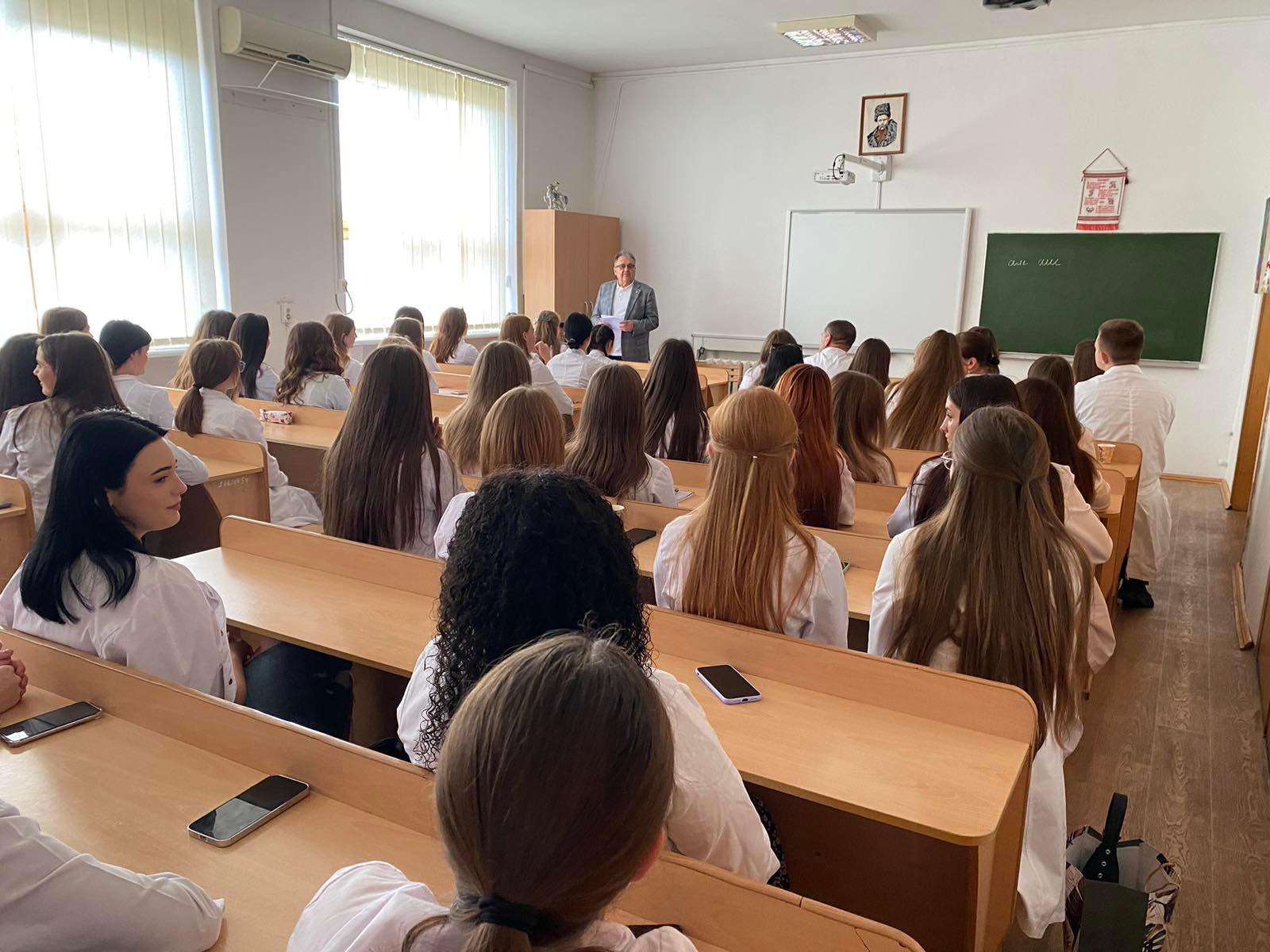 На випускному курсі – директорські години спілкування