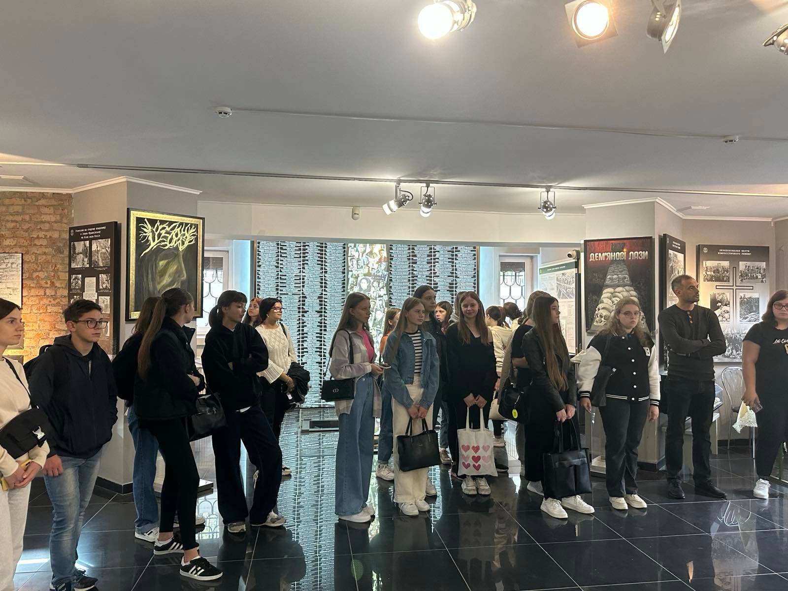 Екскурсія в «Дем’янів лаз»