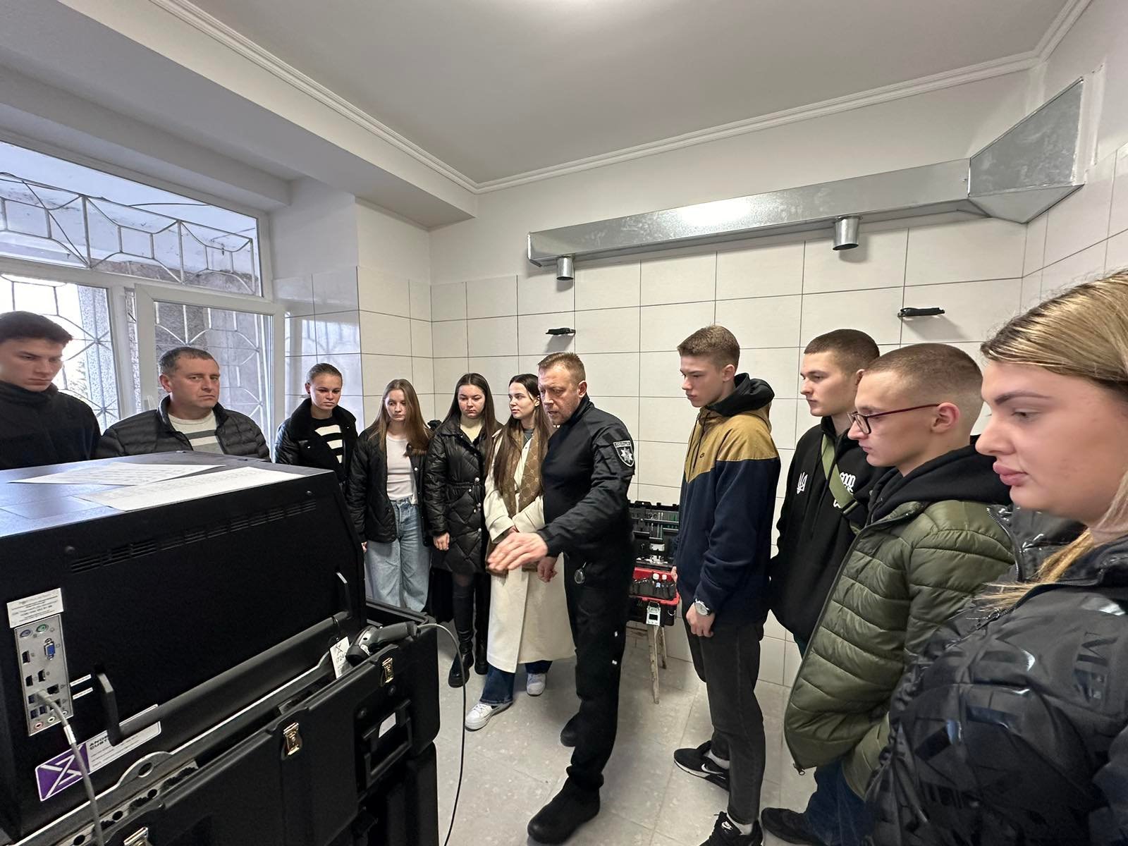 Заняття в криміналістичній лабораторії