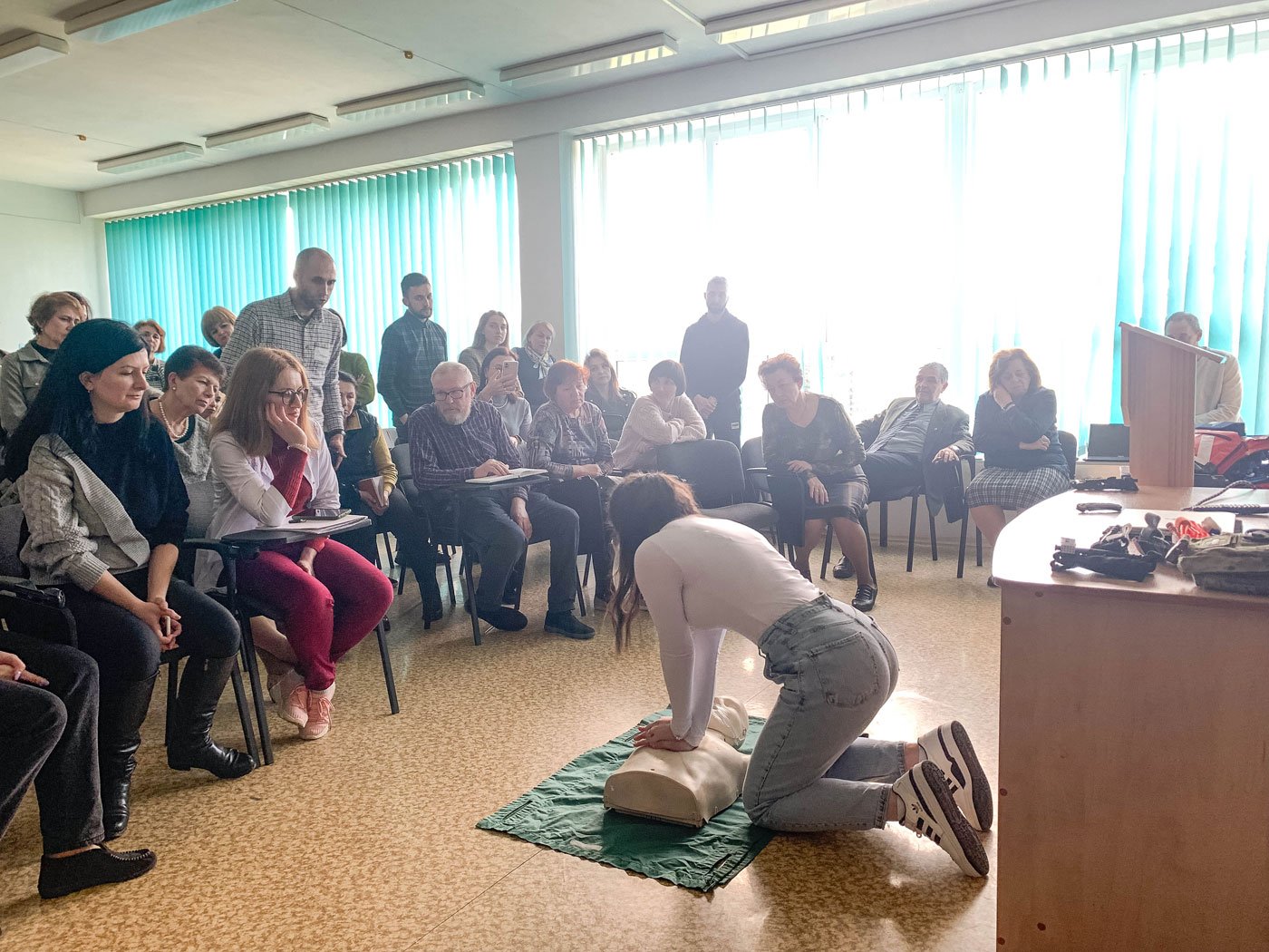 Тренінг з домедичної допомоги для вчителів гімназії