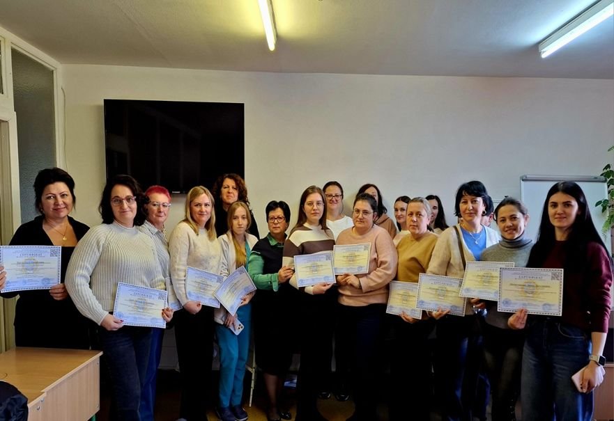 Медичні сестри навчаються працювати з дотриманням вимог наказів МОЗ України щодо профілактики інфекцій, пов’язаних з наданням медичної допомоги