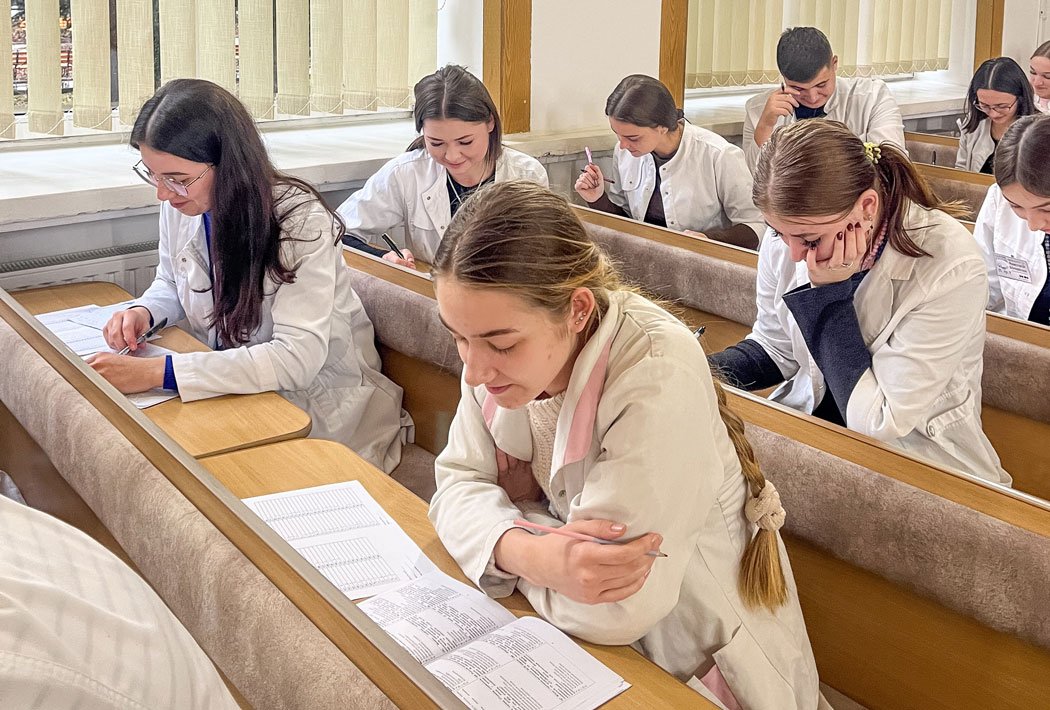Майбутні фельдшери складали тестовий контроль