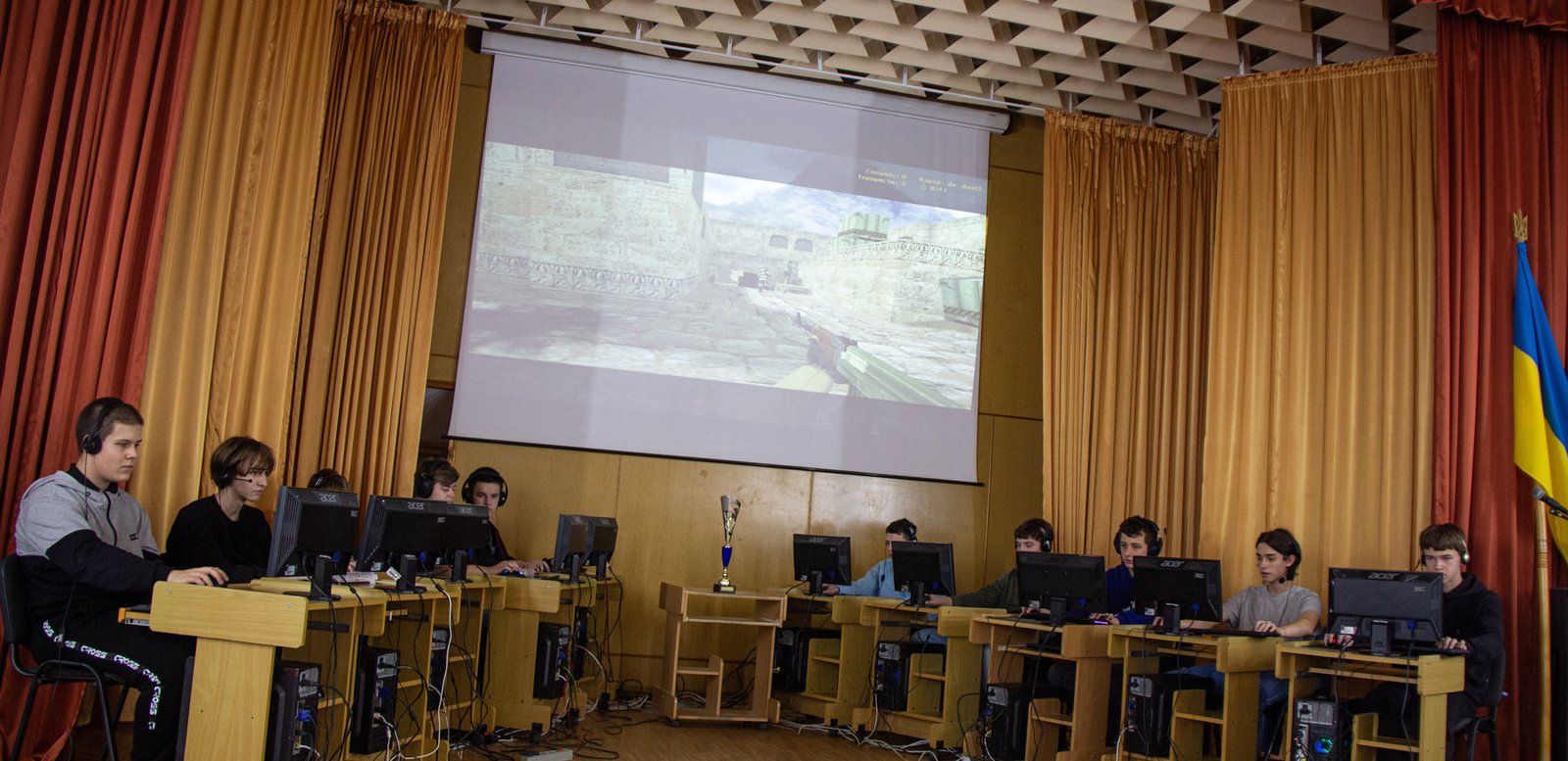 У Коледжі пройшов турнір з Counter-Strike 1.6 до Дня інформатики