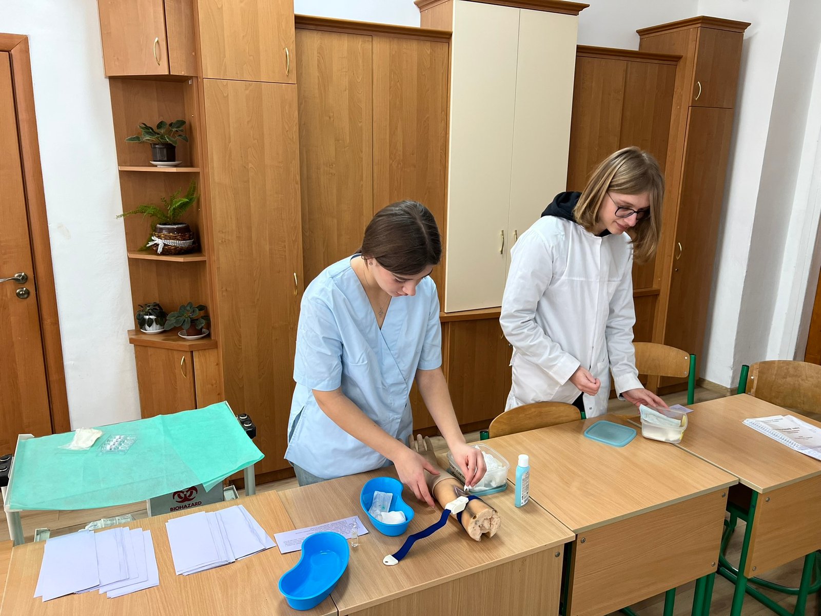 Продовжується на базі коледжу оцінювання знань та вмінь практичної підготовки здобувачів освіти, які проходять переддипломну практику