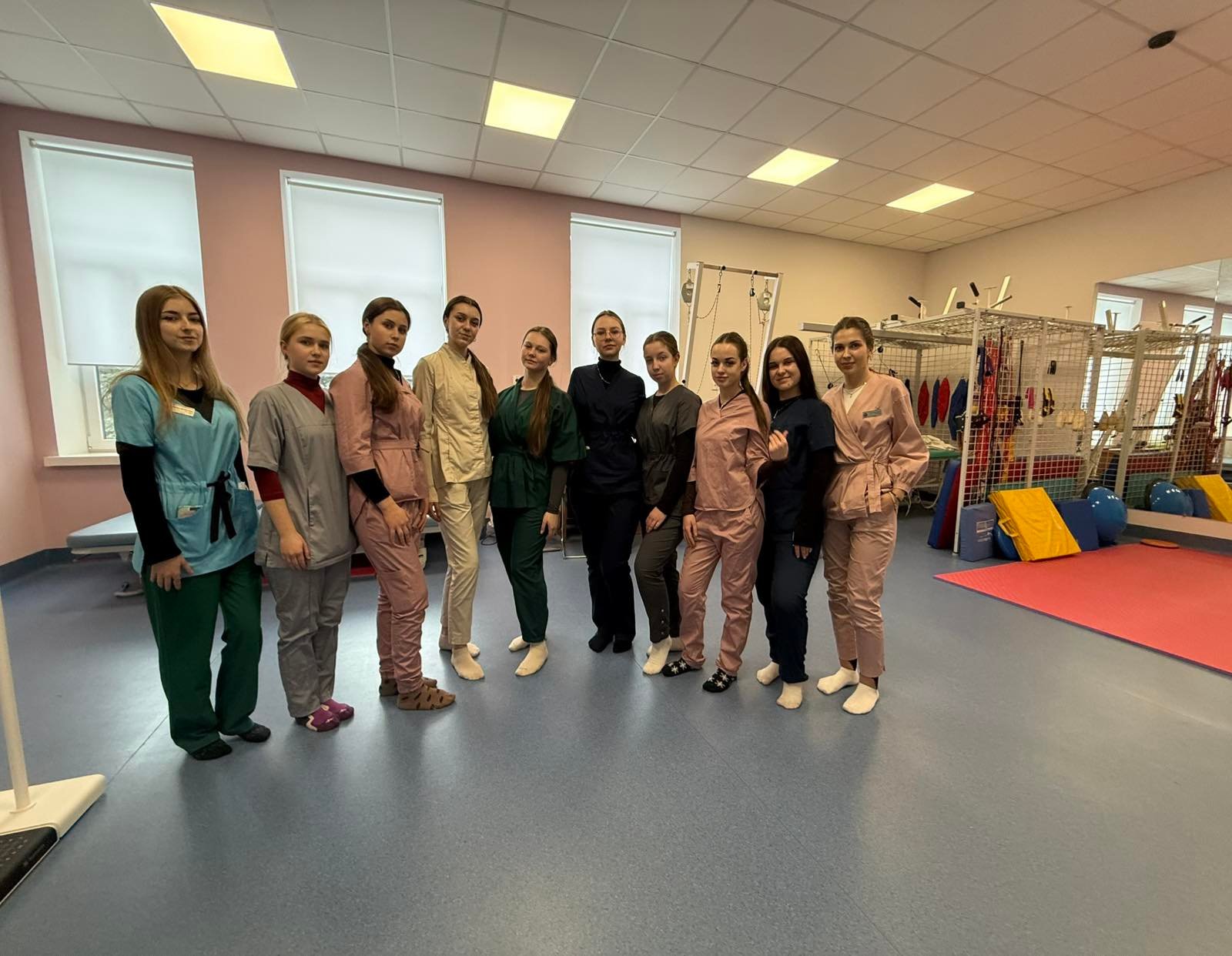 Практичні заняття у здобувачів освіти 8 групи ОПП «Сестринська справа» на базі КНП «Івано-Франківська обласна дитяча лікарня» ІФОР