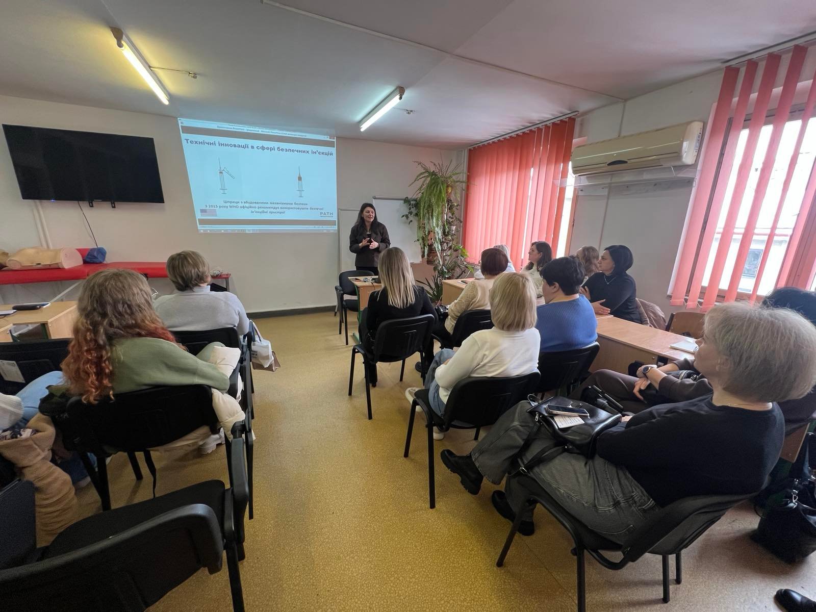 Тренінг з питань інфекційного контролю для медичних сестер ЗОЗ області