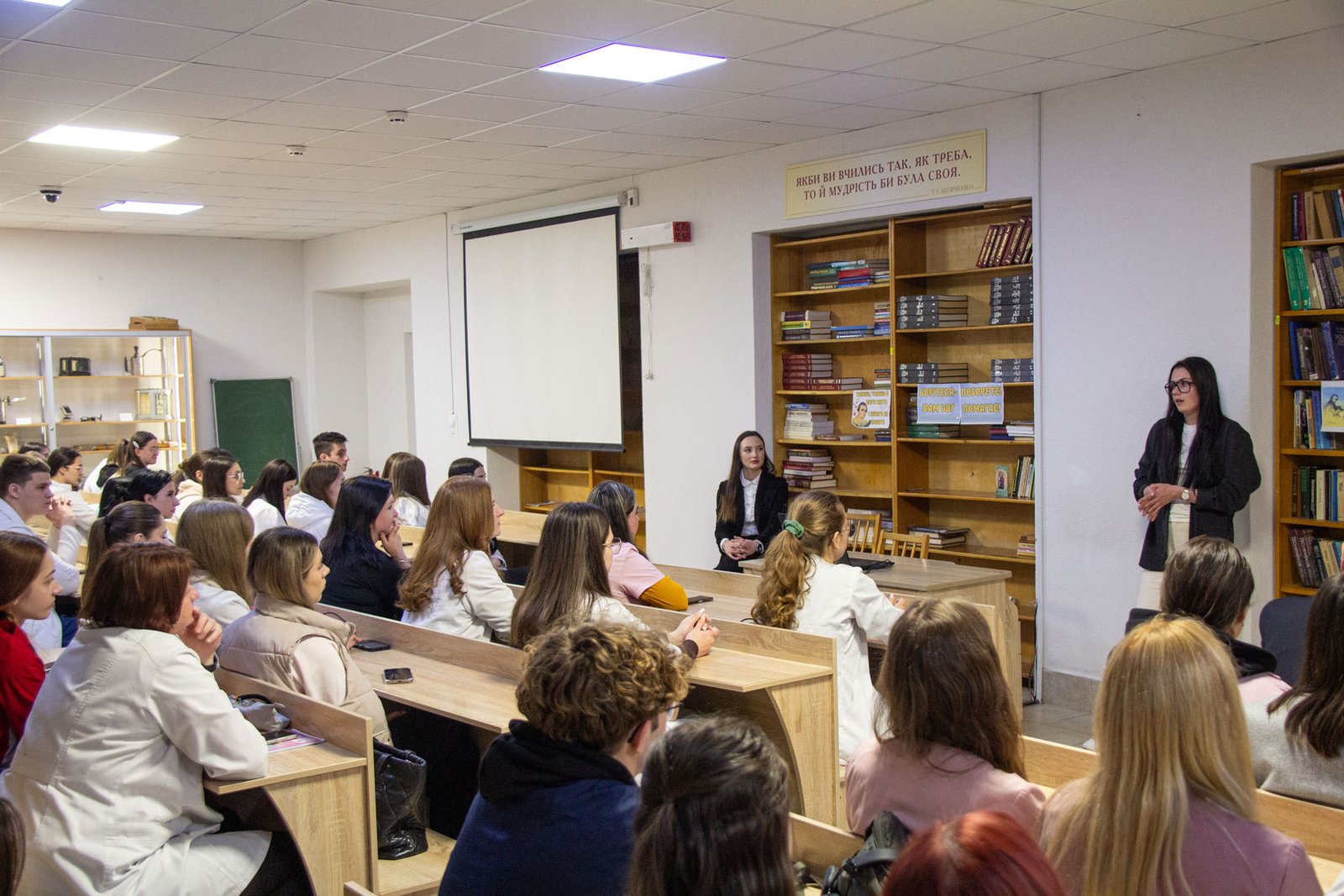 ОДКЛ запрошує випускників на роботу