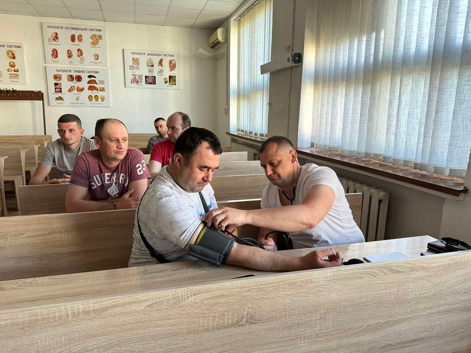 Навчаються майбутні екстрені медичні техніки